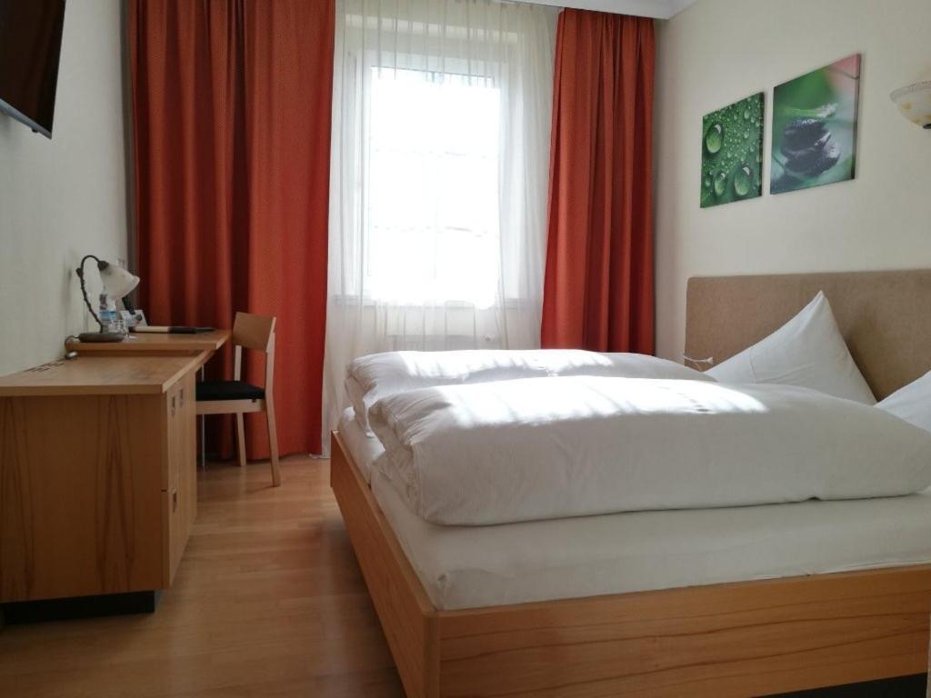 Hotel Der Loewen, Loewen Betriebs- Und Management Gmbh Bludenz Esterno foto